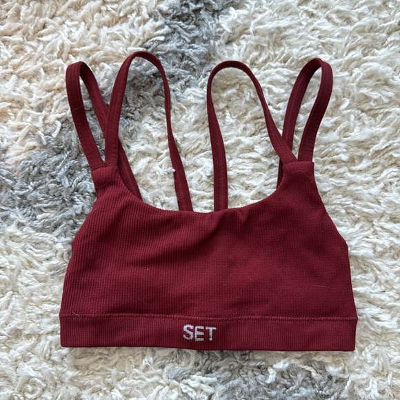 Set Active Maroon Set - Picture 3 of 6